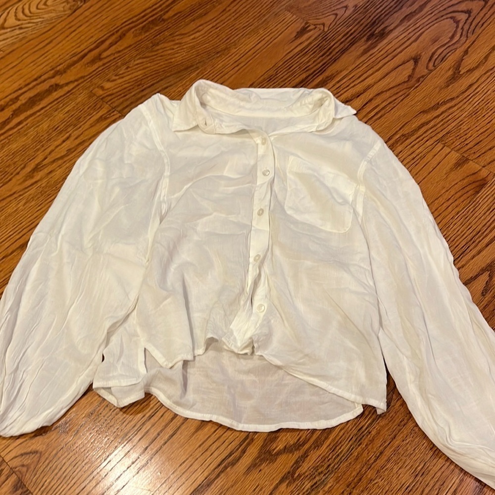 American Eagle Woman’s White Button Down Size XXS